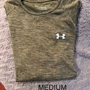 Under Armor Men’s Medium Shirt